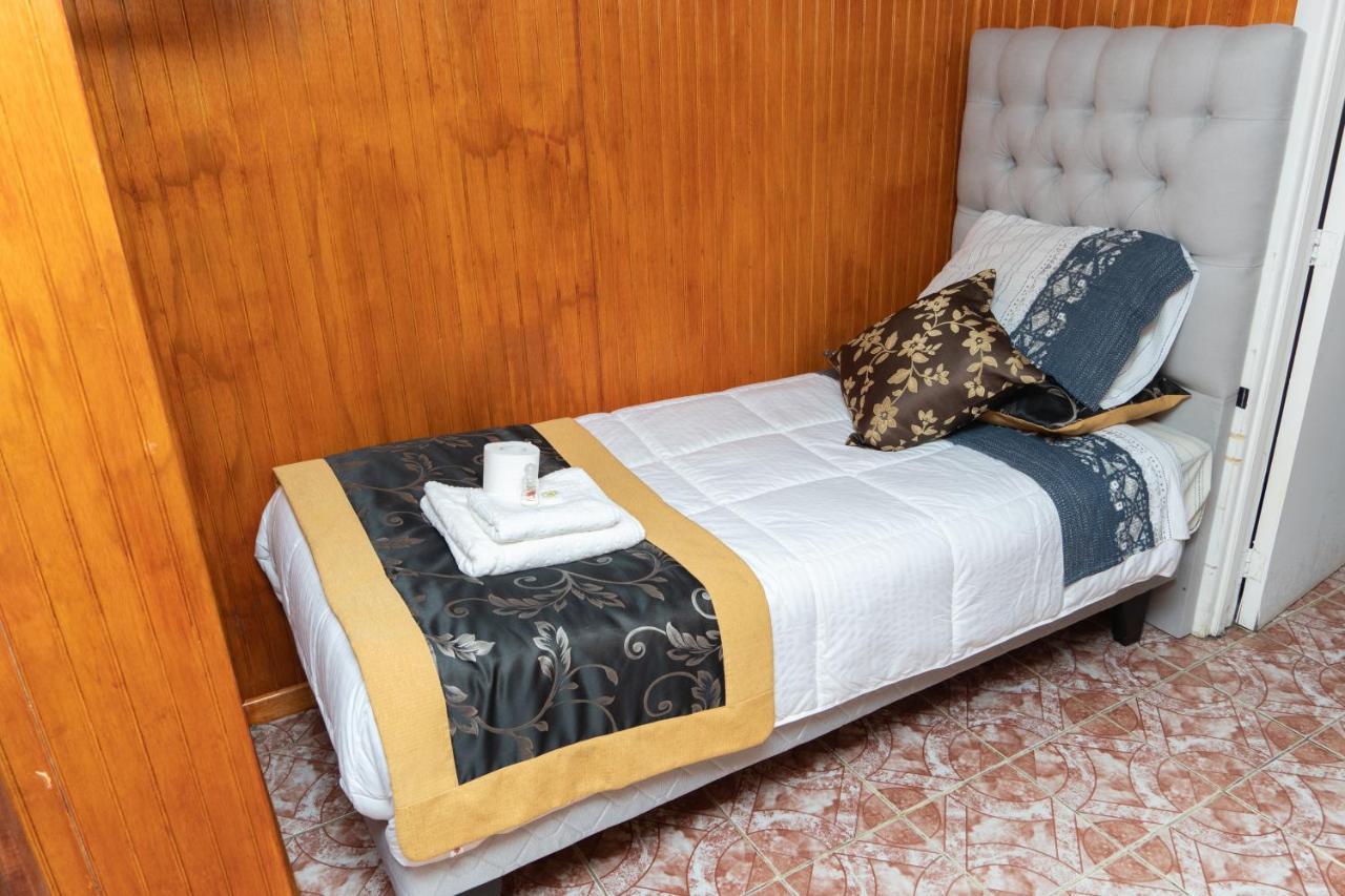 Hotel Forjadores Del Cabo De Hornos Puerto Williams Eksteriør billede