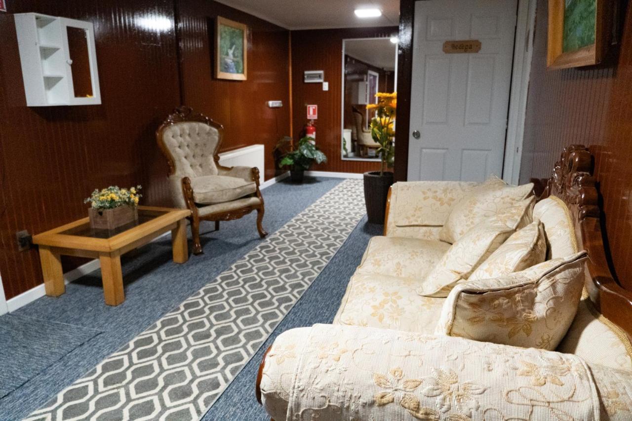 Hotel Forjadores Del Cabo De Hornos Puerto Williams Eksteriør billede