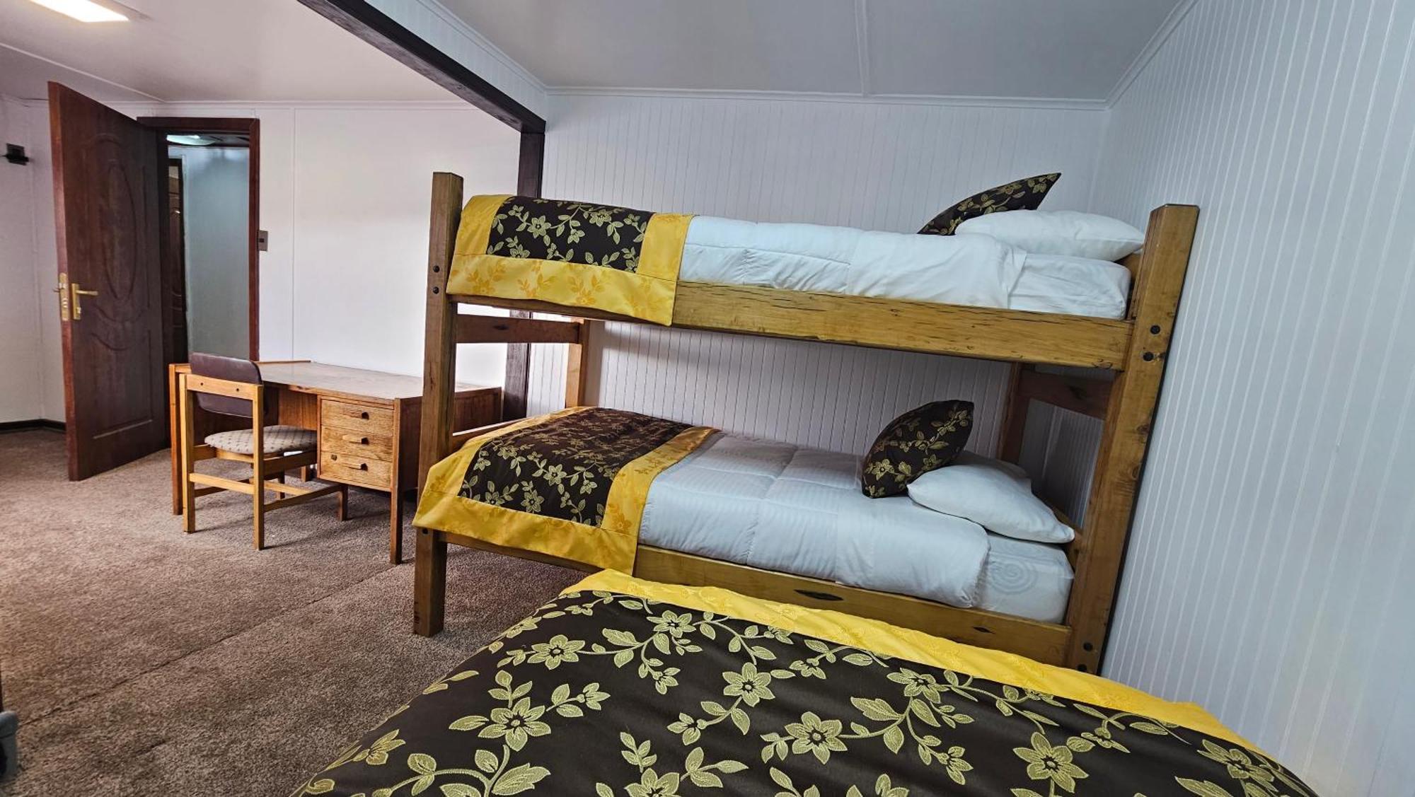 Hotel Forjadores Del Cabo De Hornos Puerto Williams Eksteriør billede